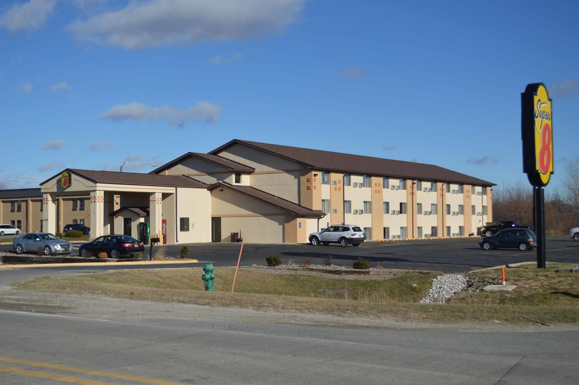Super 8 By Wyndham Ames Hotel Eksteriør billede